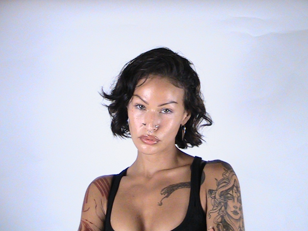 modelmarathon.tearyeyed